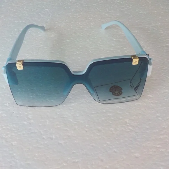 Large Len Sunglasses - Picture 5 of 10